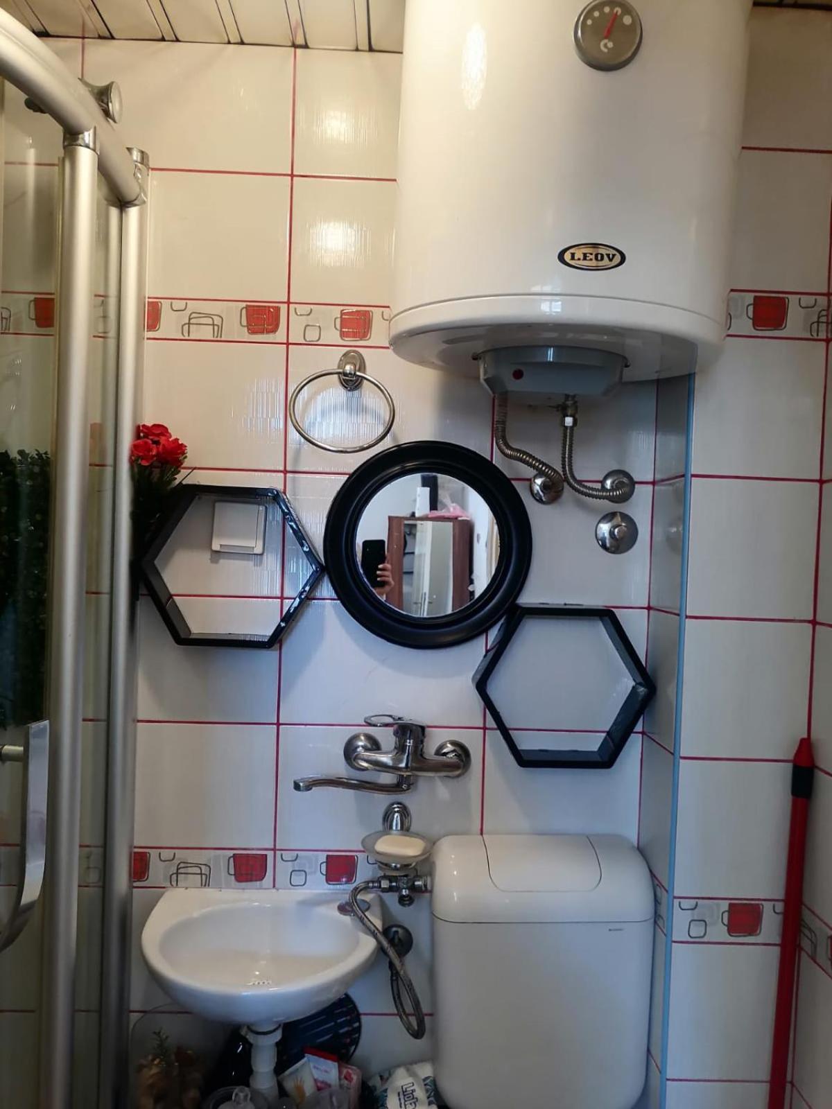 Small Low Cost Studio Белград Екстериор снимка